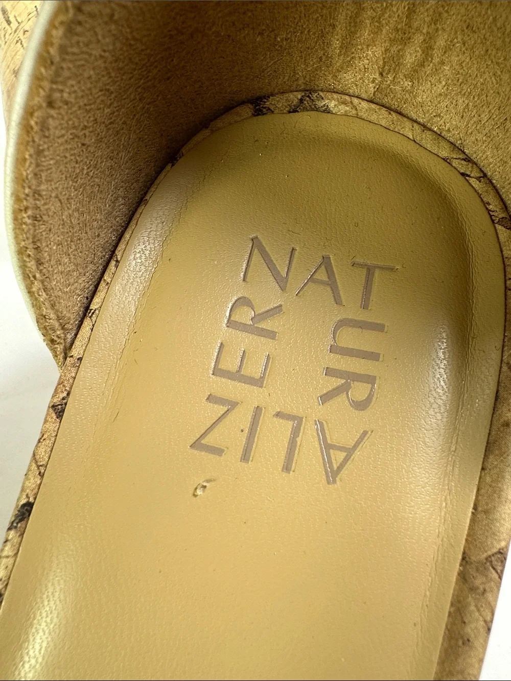 Naturalizer clean white